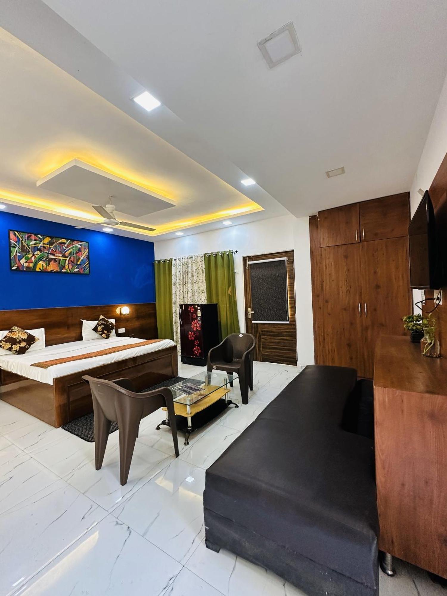 Golden Bed And Breakfast- High Quality Rooms In South Ex-1 D Block نيودلهي المظهر الخارجي الصورة