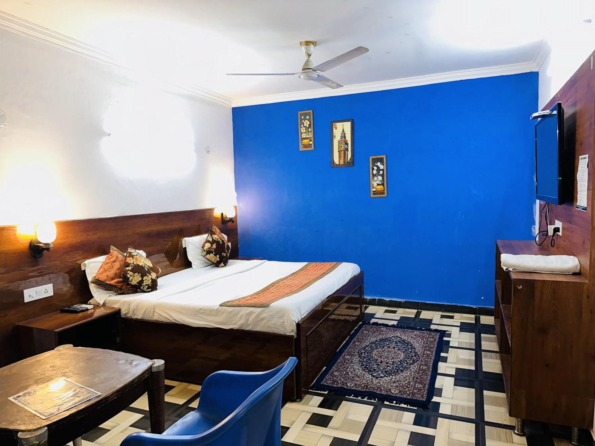 Golden Bed And Breakfast- High Quality Rooms In South Ex-1 D Block نيودلهي المظهر الخارجي الصورة